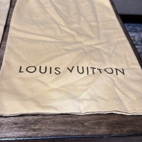 LV Louis Vuitton Authentic Designer Drawstring Shoe Dustbag Set of 2 Unisex - Picture 9 of 17